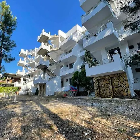 Peja Apartahotel Velipojë
